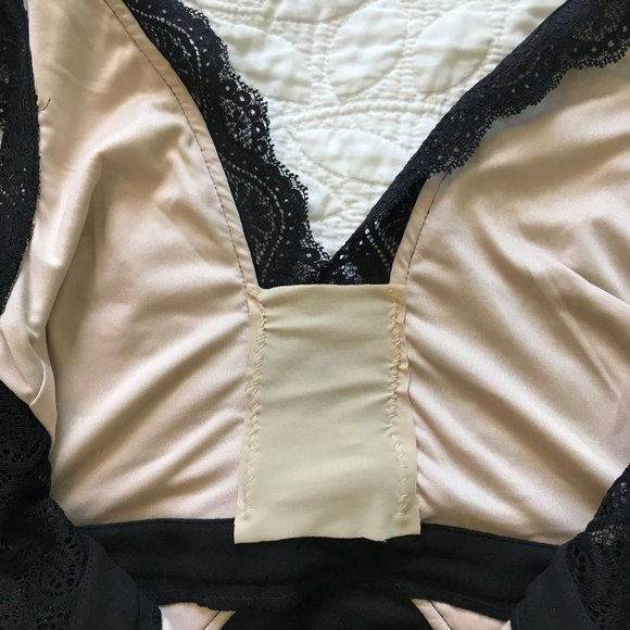 Sexy Akira Bodycon Black Lace Homecoming Dress - Picture 6 of 8